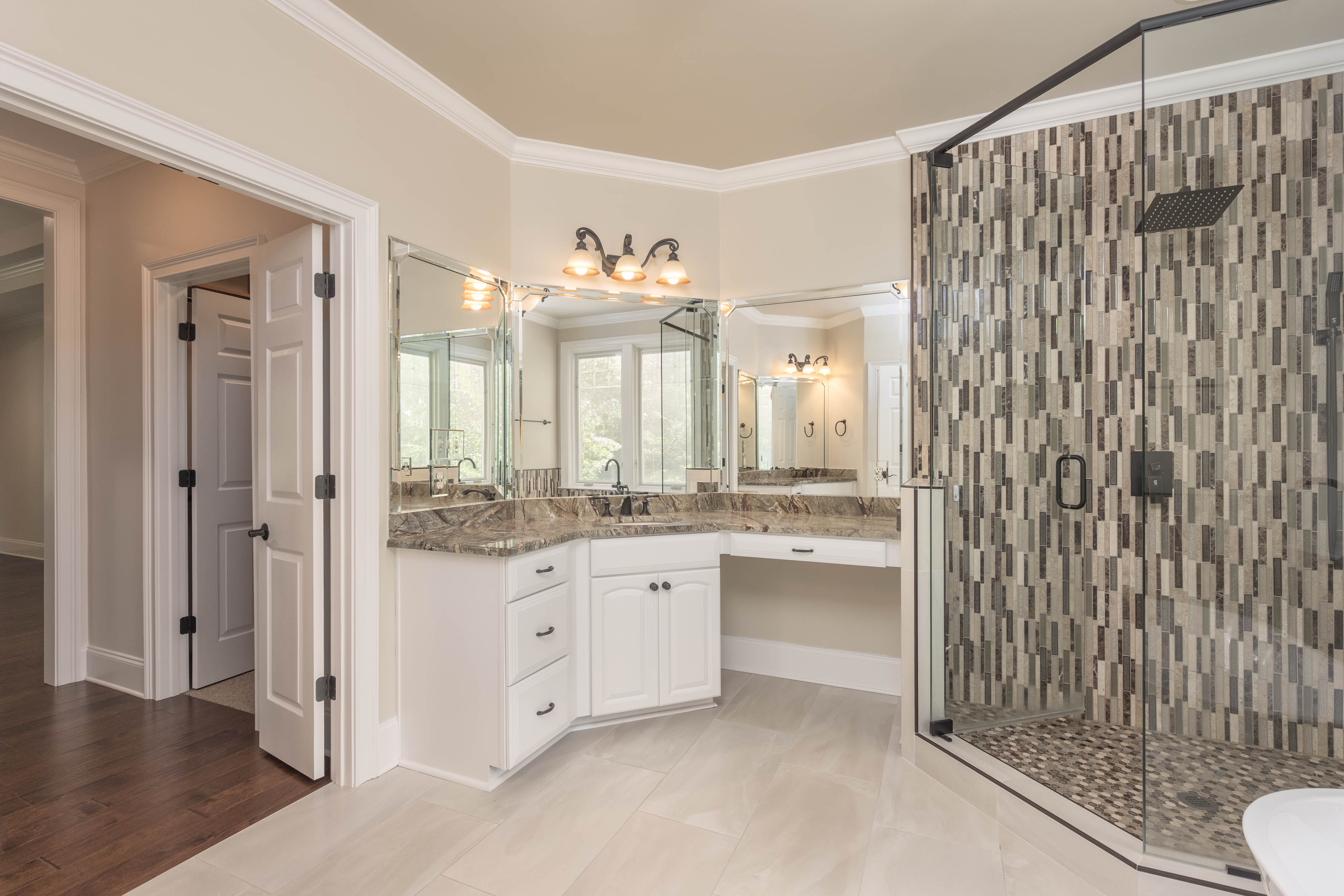 1001 Walton Way image 32